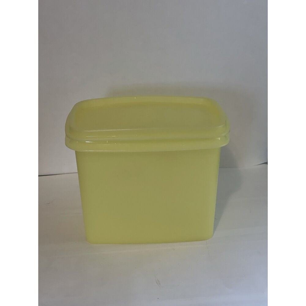 Vintage Tupperware Yellow Shelf Saver #1243-1